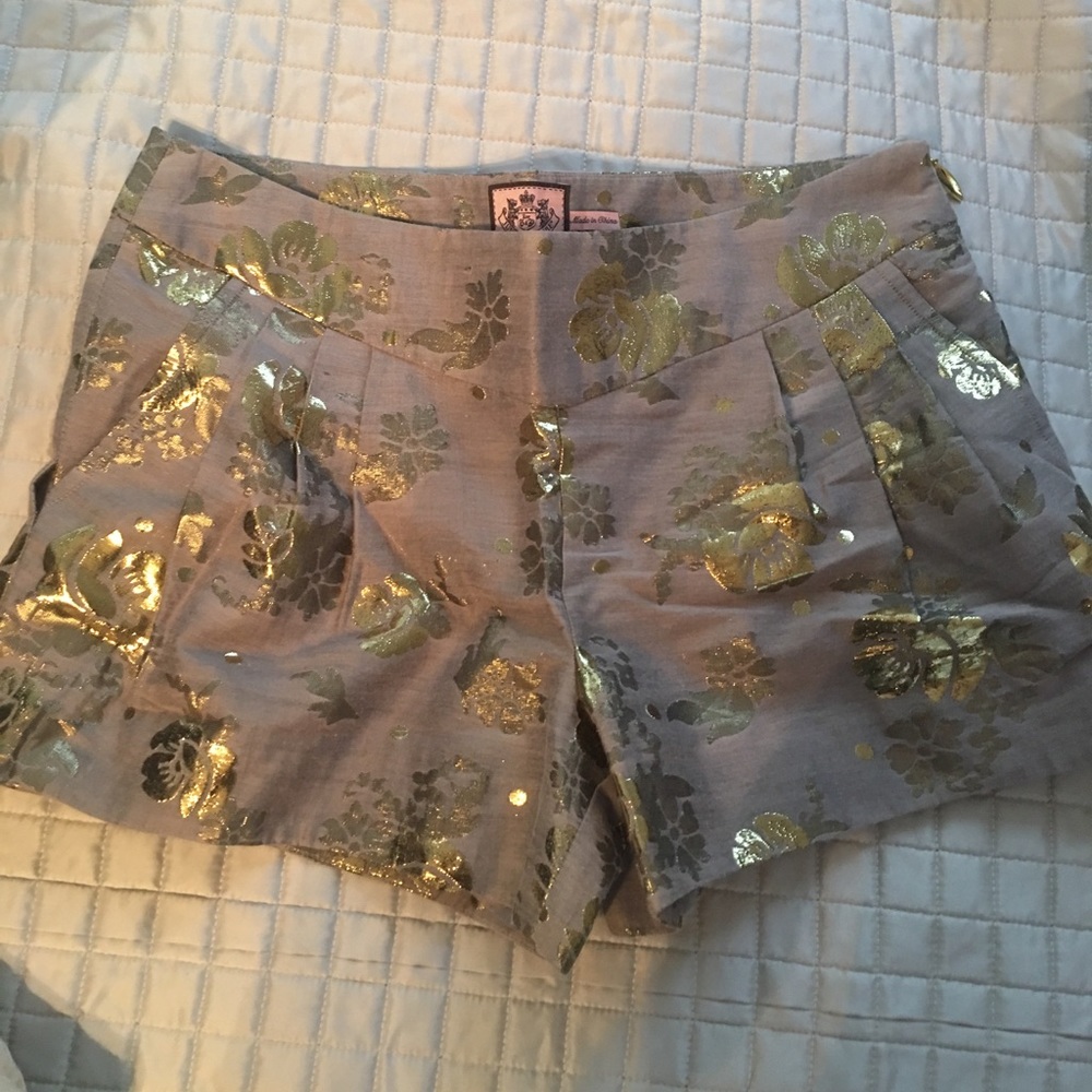 Juicy Couture Linen w/ Gold Roses Shorts